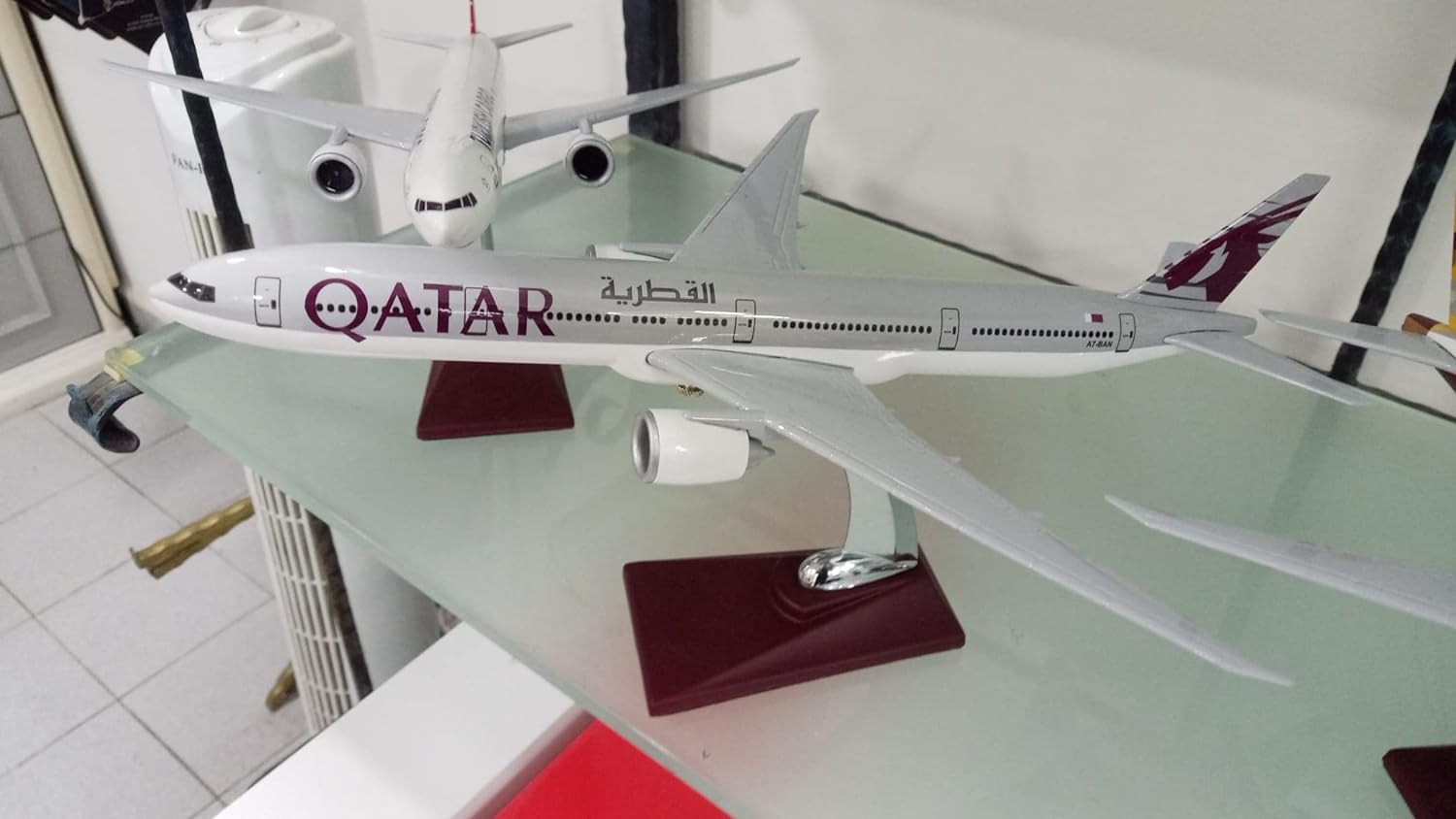 Qatar Airways Boeing 777-300 ER 1/200 Aircraft Model - TurkishDefenceStore